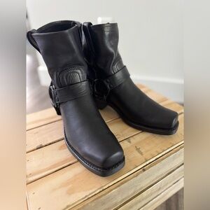 Frye Harness 8R; size 9